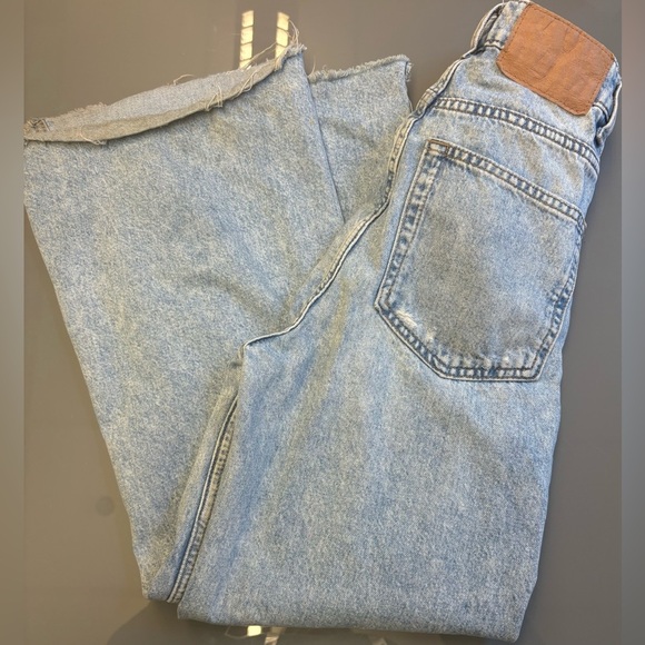 H&M Lightwash High Rise Cropped Wide Leg Distressed Cotton Jeans women's size XS - Picture 3 of 10